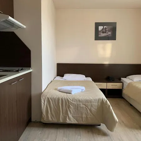 Banderitsa With Kitchen מלון דירות